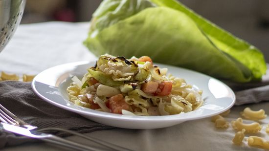 Kohlnudeln mit Feta