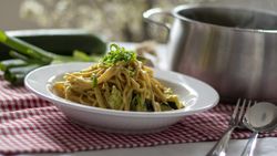 Zucchini-Curry-Rahm mit Lauch