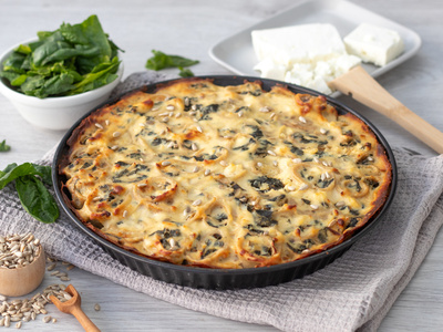 Spinat-Pfannkuchen-Auflauf mit Parmesan-Haube