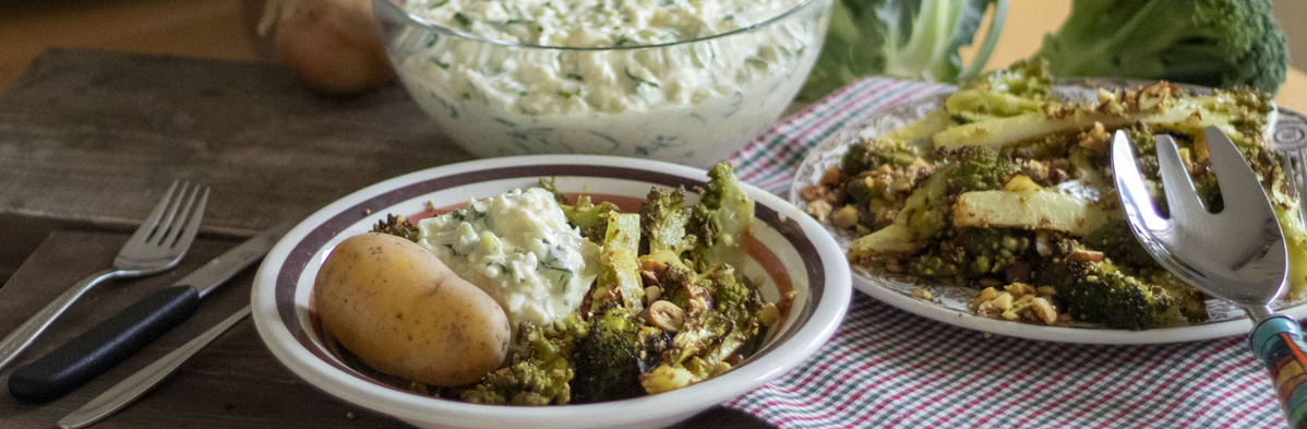 Brokkoli, Blumenkohl Romanesco mit Eierdip