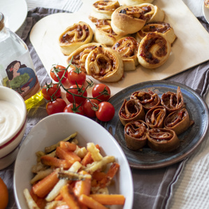 Pizzaschnecken mit gebackenem Gemüse