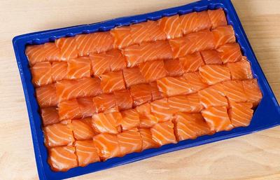 Produktfoto zu Lachs-Röllchen geräuchert - Frischebox mit Deckel 500g