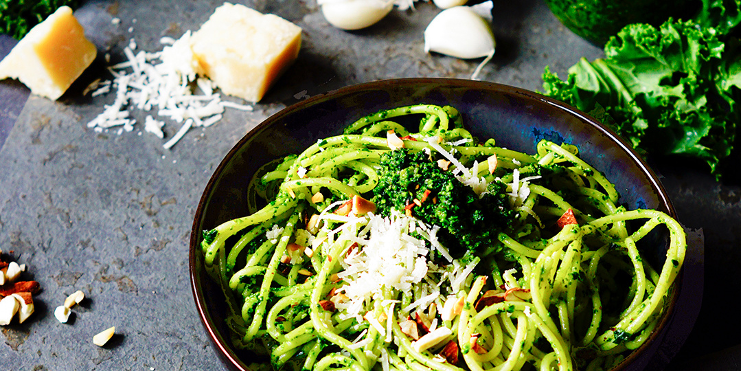Nudeln mit Grünkohl-Pesto