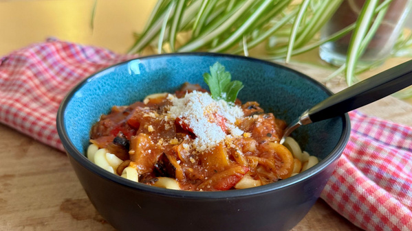  Tomatensauce mit Aubergine und Paprika
