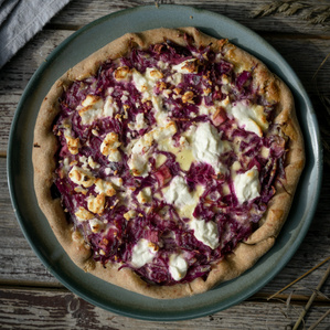 Blaukraut-Quiche mit Fetakruste