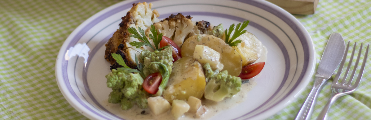 Blumenkohlbraten mit Kartoffel Romanesco Rahm Pfanne