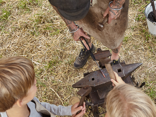 Schmied beim Hoffest am Baumannshof