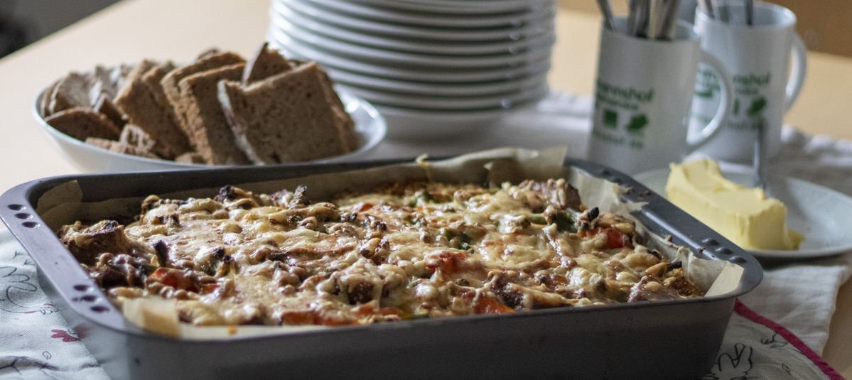 Bulgurauflauf mit Bohne und Mandel-Sesam Tofu
