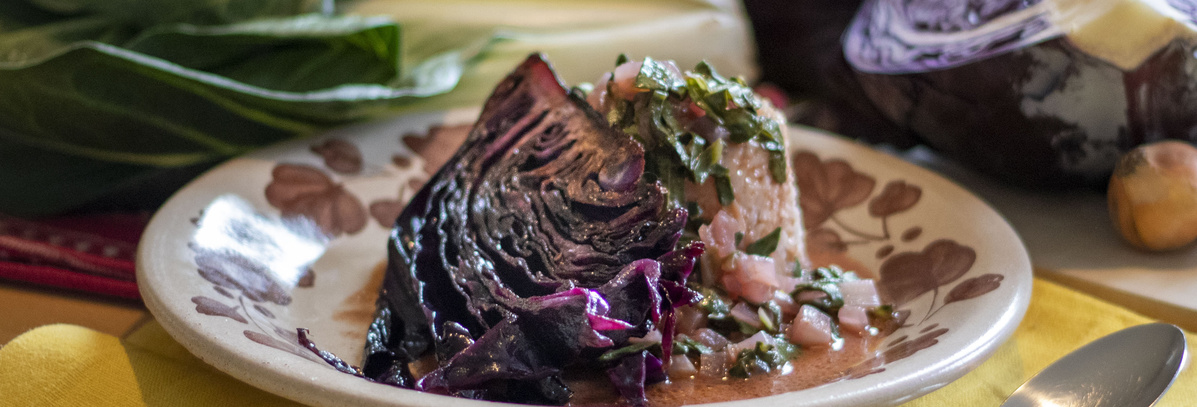 Rotkohlsteaks mit Mangold-Tomaten-Kokos Sauce