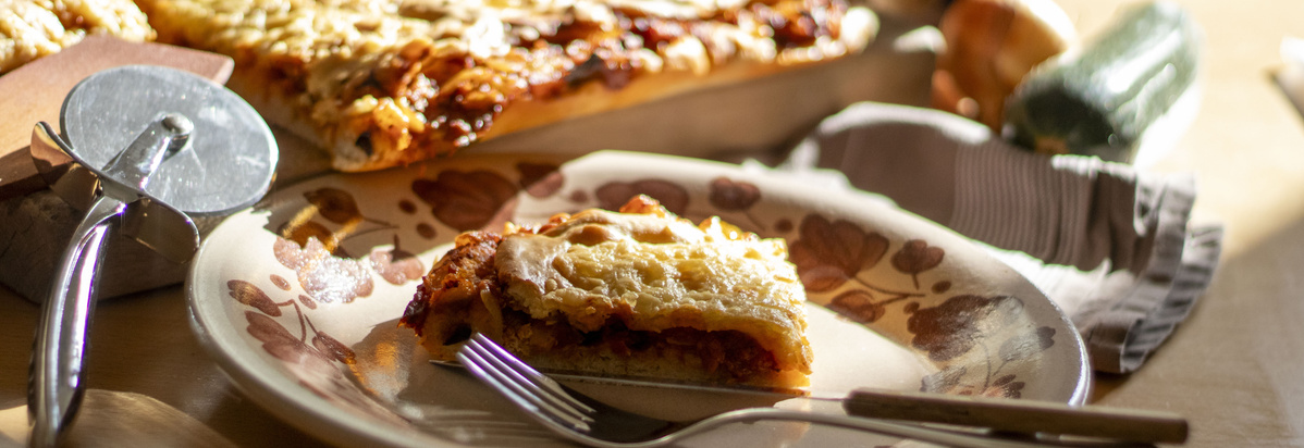 Mediterran gedeckte Pizza