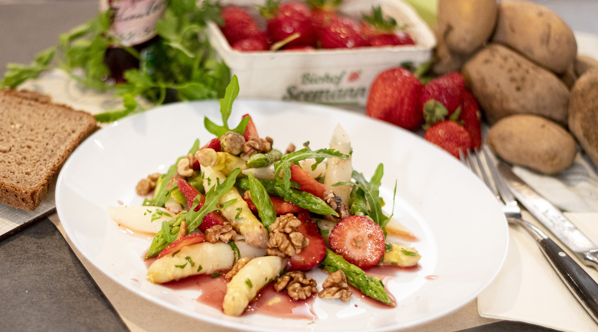 Spargel Erdbeer Salat