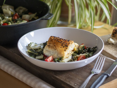 Knuspriger Krautstrudel mit schneller Mangoldpfanne