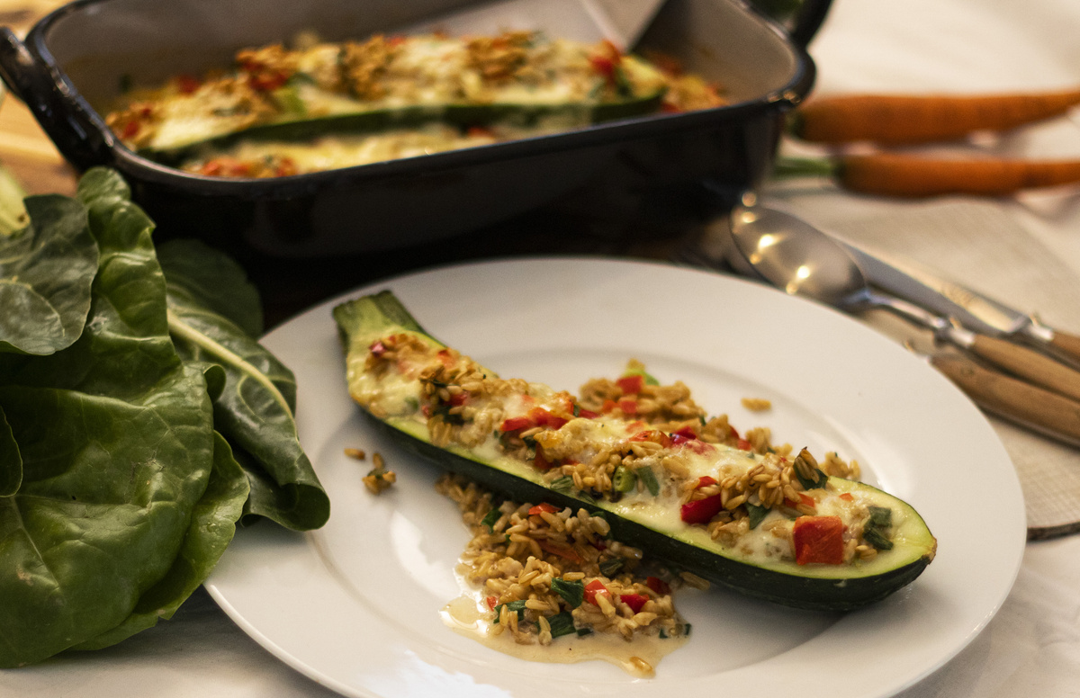 Gefüllte Zucchini mit Gorgonzola und Hafer