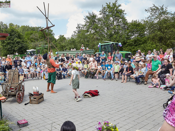 Gaukler auf dem Hoffest beim Baumannshof