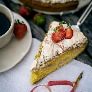 Rhabarberkuchen mit Baiser-Haube