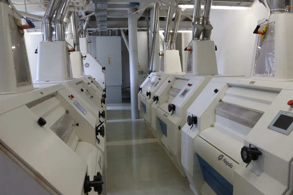 Moderne Maschinen in der Ammerndorfer Mühle