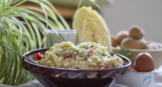 Gelüste-Salat - Käse-Ei mit Chinakohl