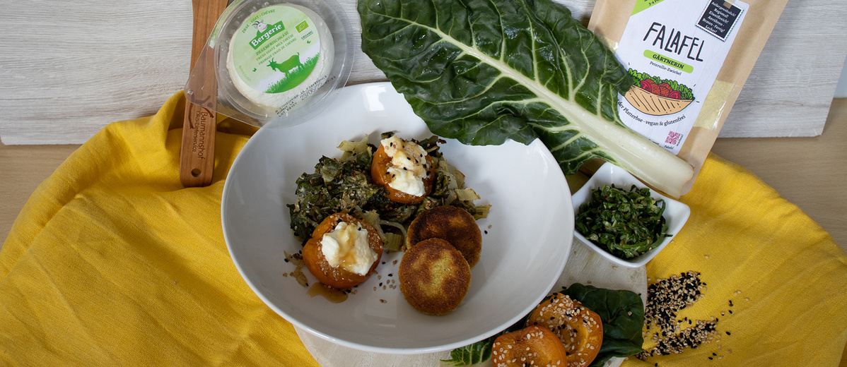 Ofenmangold mit gebackenen Aprikosen & Falafel