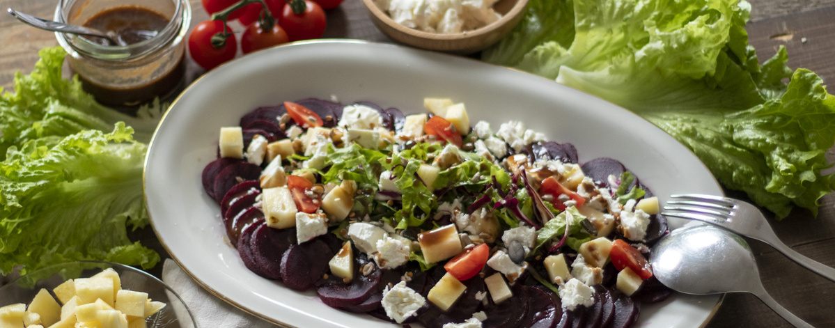 Rote Bete Carpaccio mit Ananas und Feta