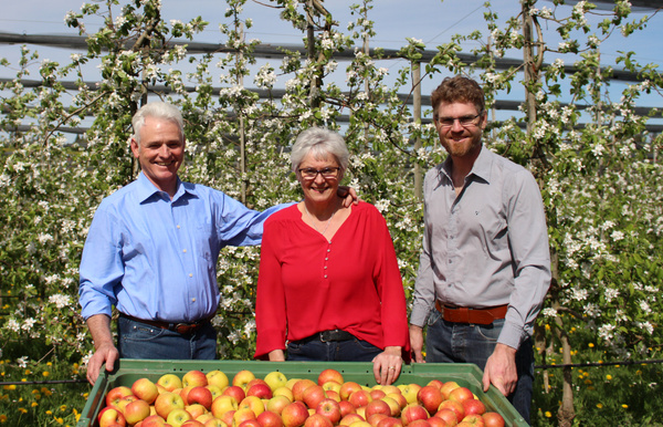 Familie Blank im Grünen