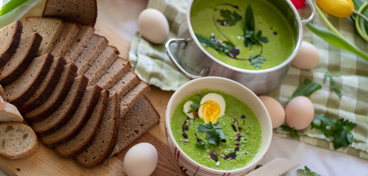 Blumenkohl-Kräuter-Suppe mit Ei