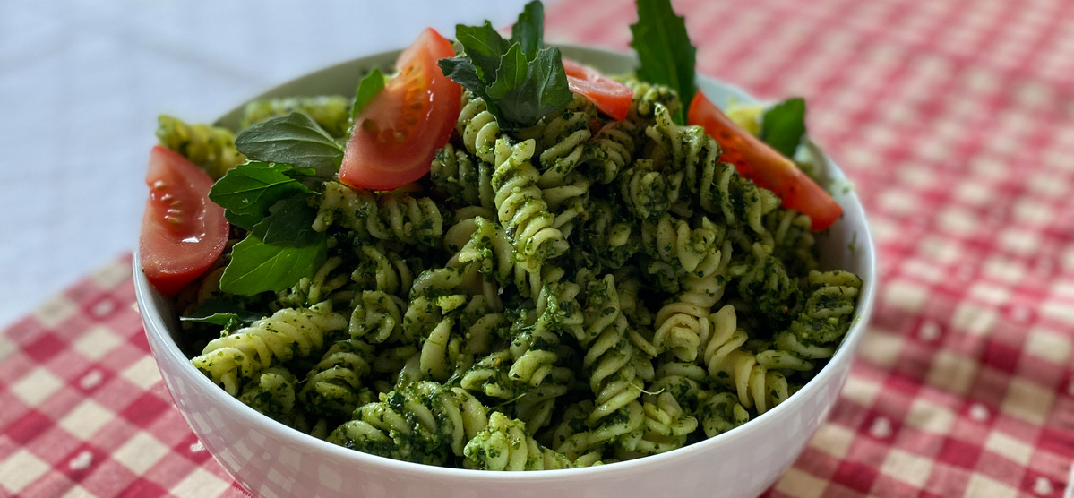 Pasta mit Wildkräuterpesto