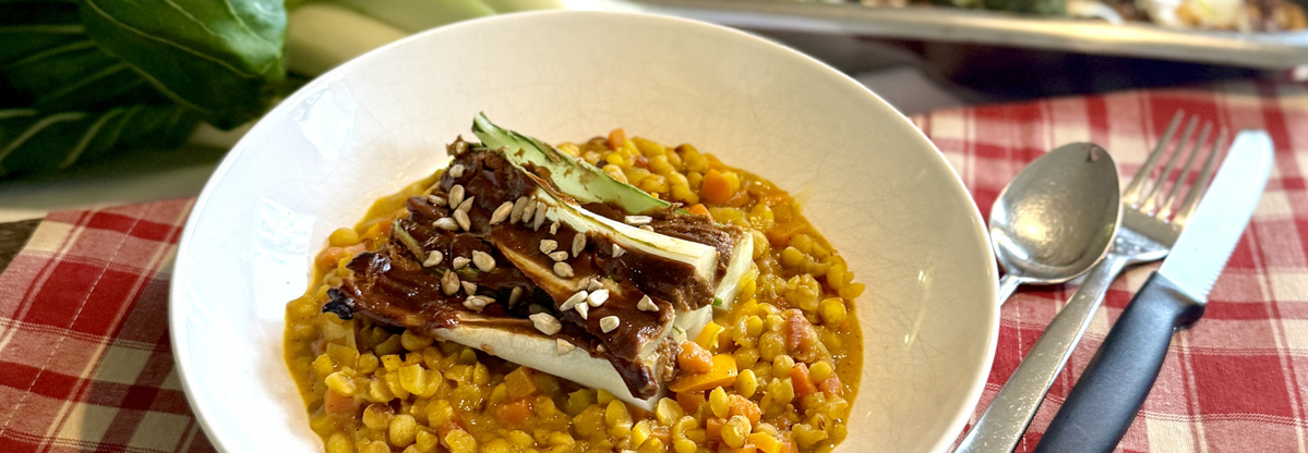 Miso Sesam Pak Choi auf Kokos Chana Dal