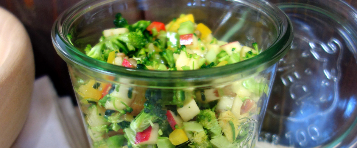 Brokkoli-Paprika-Salat