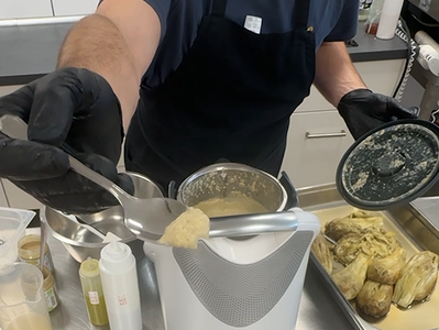 Stefan in der Küche