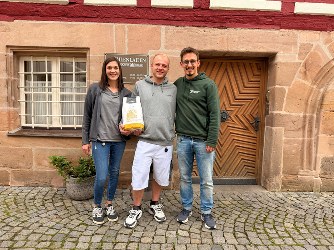 Lisa und Johann Stinzendörfer mit David Baumann