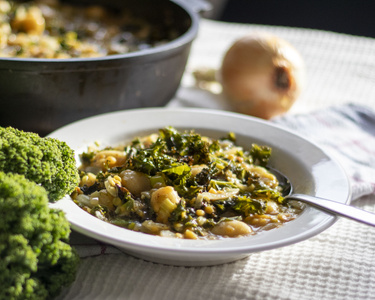 Lange satt One-Pot mit Grünkohl und Gnocchis