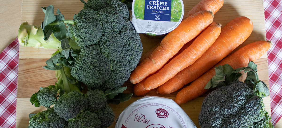Zutaten für Brokkoli-Möhren-Suppe mit Brie