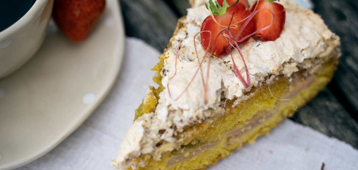 Rhabarberkuchen mit Baiser-Haube
