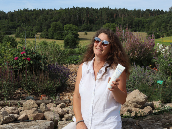 Steffi mit After Sun Lotion