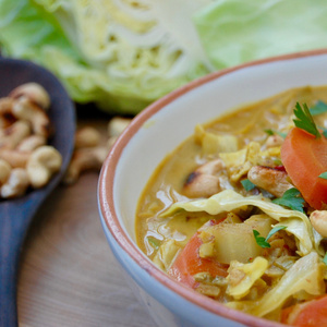 Spitzkohl Curry mit Cashewkernen