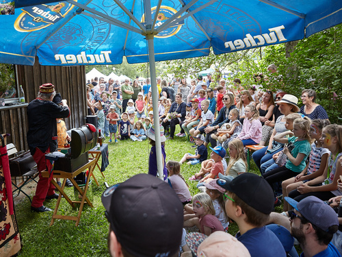 Zauberer beim Hoffest am Baumannshof