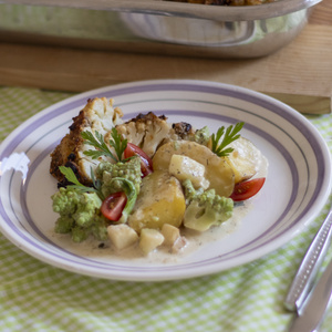 Blumenkohlbraten mit Kartoffel Romanesco Rahm Pfanne