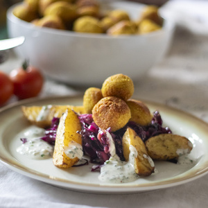 Rotkohl “1001 Nacht” mit Falafeln und Ofenkartoffeln