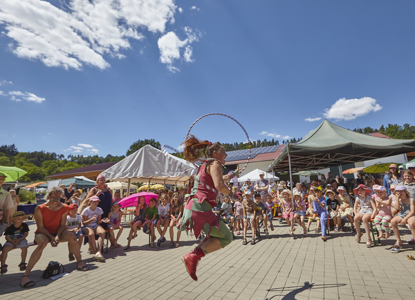 Gauklerin am Baumannshof-Hoffest 2026