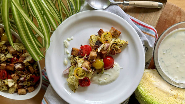 Röstkohl Tomaten Brot Salat