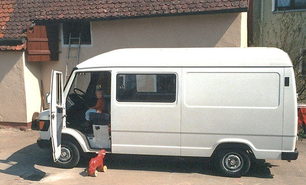 Der erste Lieferwagen 1999.        