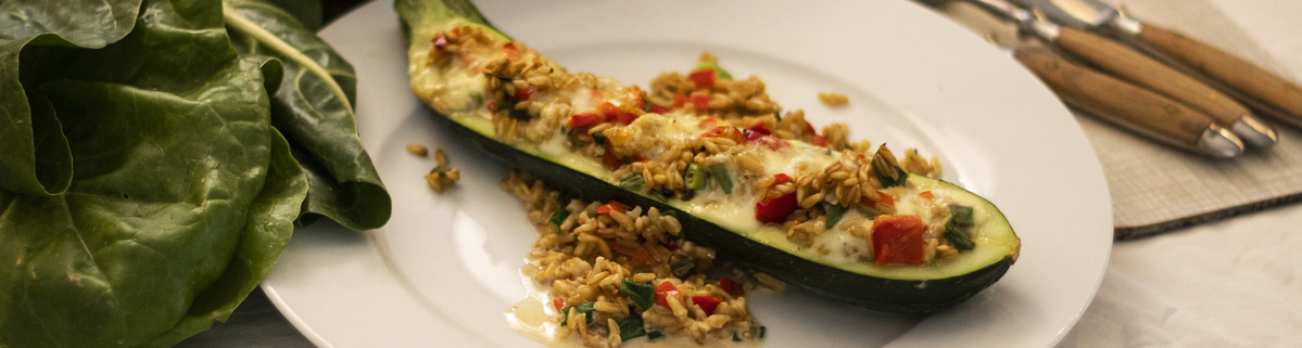 Gefüllte Zucchini mit Gorgonzola und Hafer