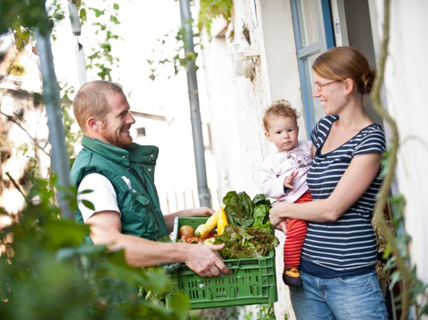 Lieferung einer Ökokiste an die Haustür