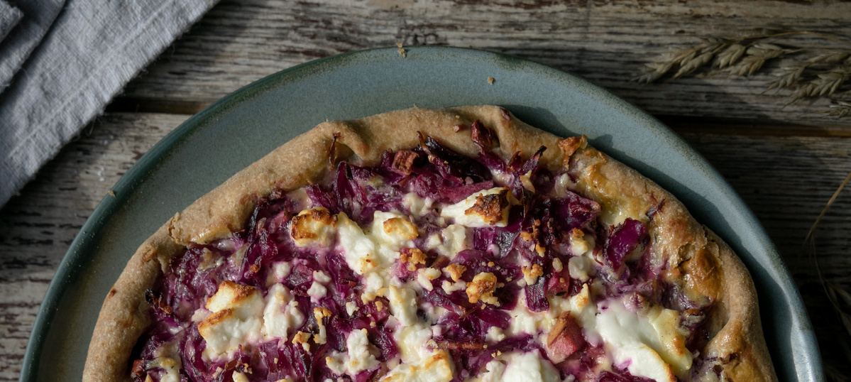 Blaukraut-Quiche mit Fetakruste