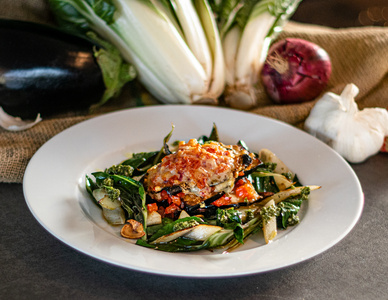Sautierter Mangold mit Tomaten Auberginen Lasagne