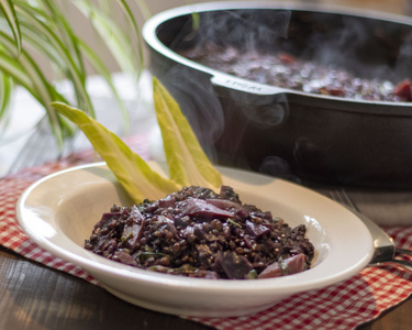 Beluga Risotto mit Mangold und Rotkohl